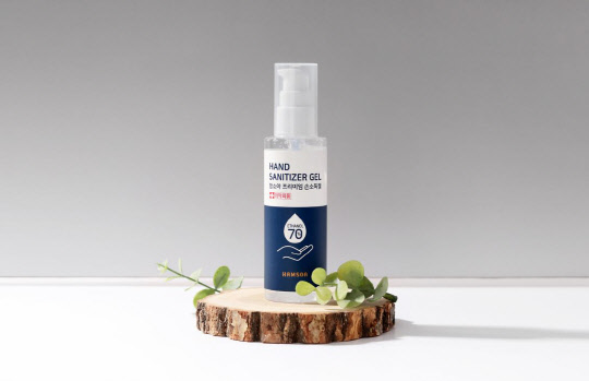 함소아제약이 '함소아 프리미엄 손소독젤'을 출시했다고 22일 밝혔다.    함소아제약 제공